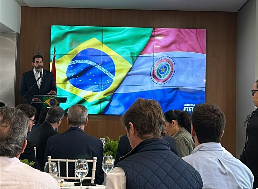 MIDIACOM MS marca presença em encontro com presidente do Paraguai